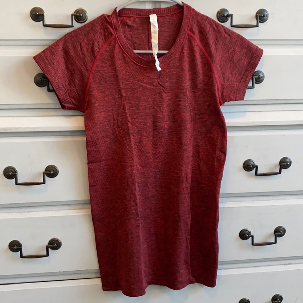 Perfect condition LuluLemon Swiftly Tech Short Sleeve
